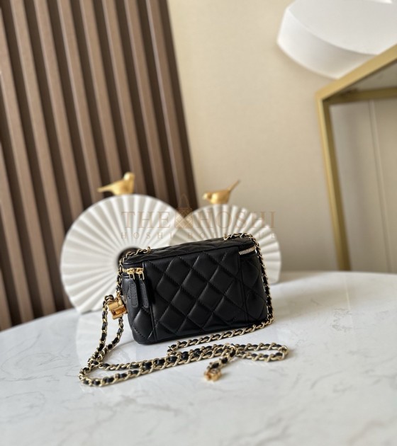 Ch**el Lamskin Leather Vantity Case With Chain Black  Size 17x9.5x8CM Master Quality