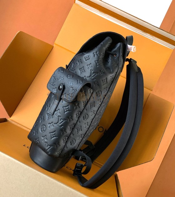 L0vis Vvtt0n LV Men Christopher PM Backpack Taurillon Cowhide Leather Master Quality