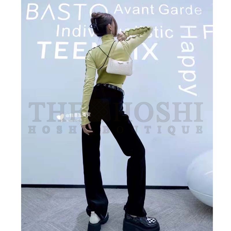 L0vis Vvtt0n LV Women Easy Pouch On Strap White Monogram S*pple Grained Cowhide Master Quality