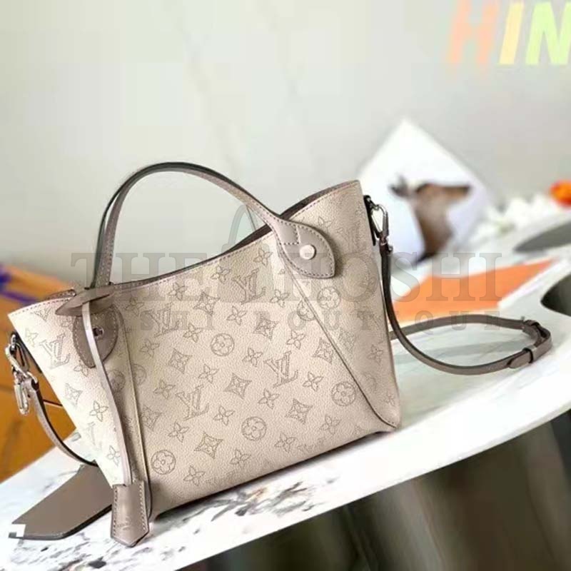 L0vis Vvtt0n LV Women Hina PM Bucket Bag Gray Mahina Perforated Calf Master Quality