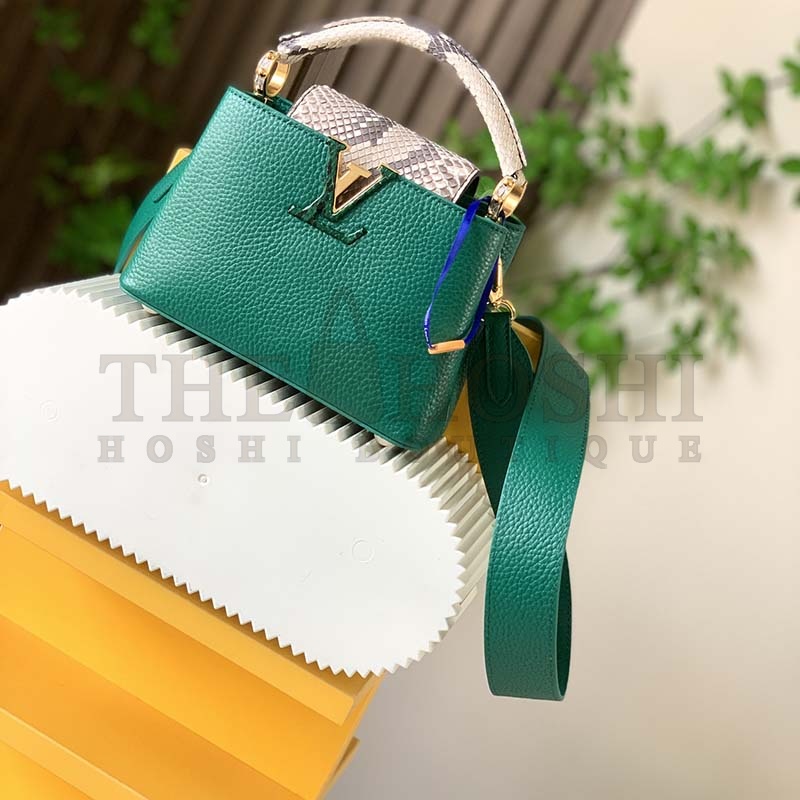 L0vis Vvtt0n LV Women Capucines Mini Handbag Emeraude Green Taurillon Leather Python Skin Master Quality