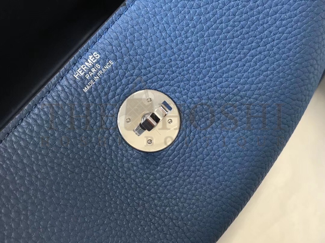 H**me5 Lindy 26cm Bag In Blue Agate Clemence With PHW Master Quality