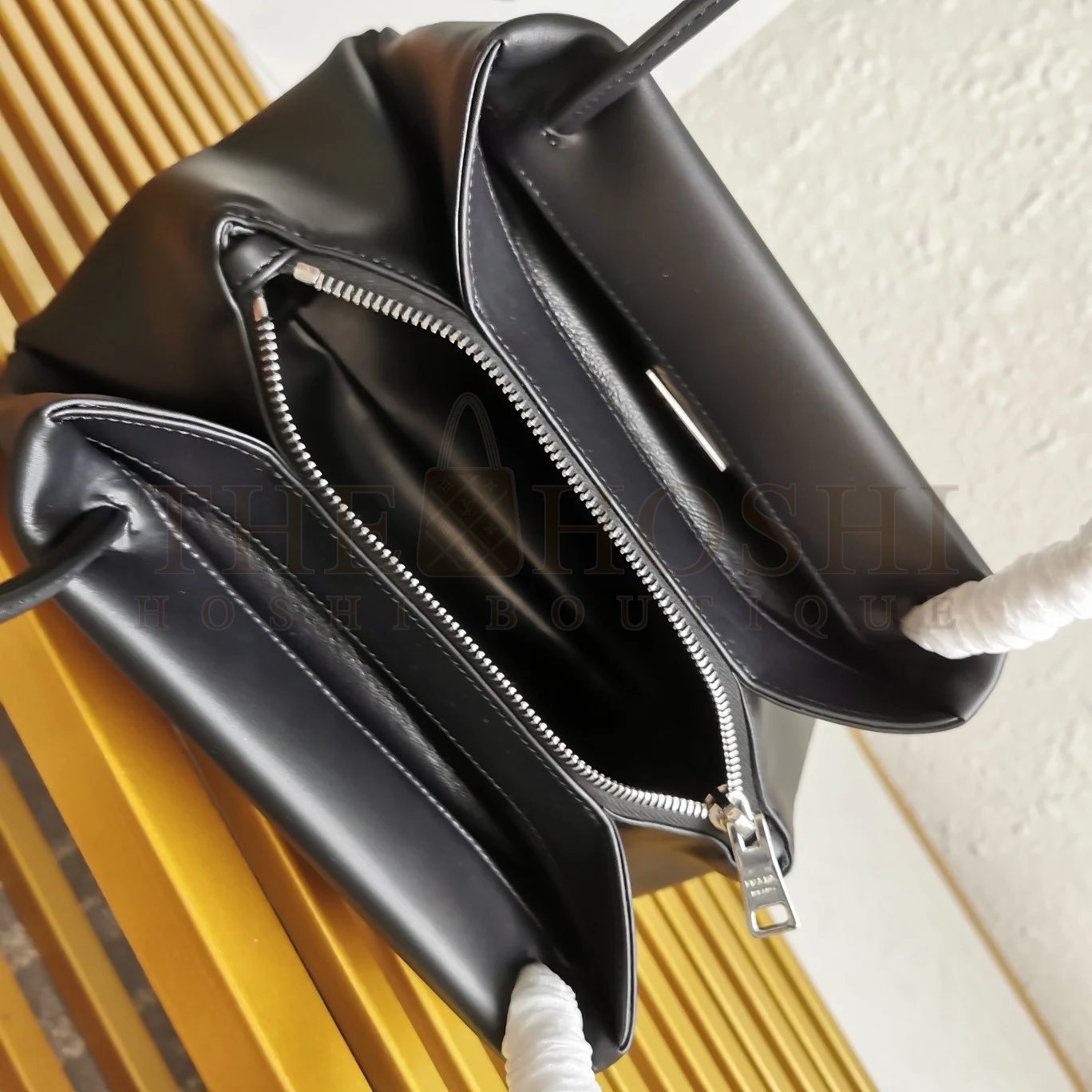 Pra*a S*pernova Small Shoulder Bag In Black Calfskin Master Quality