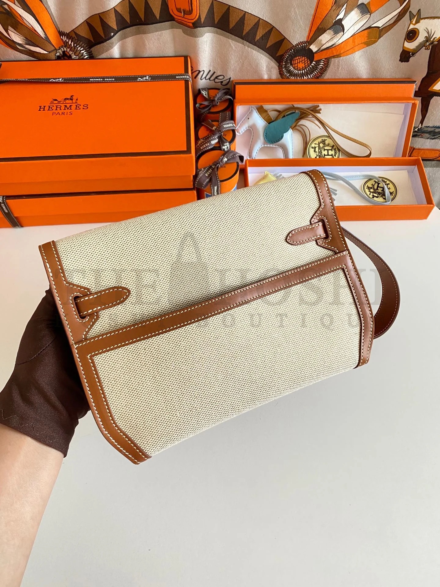 H**me5 Kelly Depeches 25 Pouch in Ecru Toile Master Quality