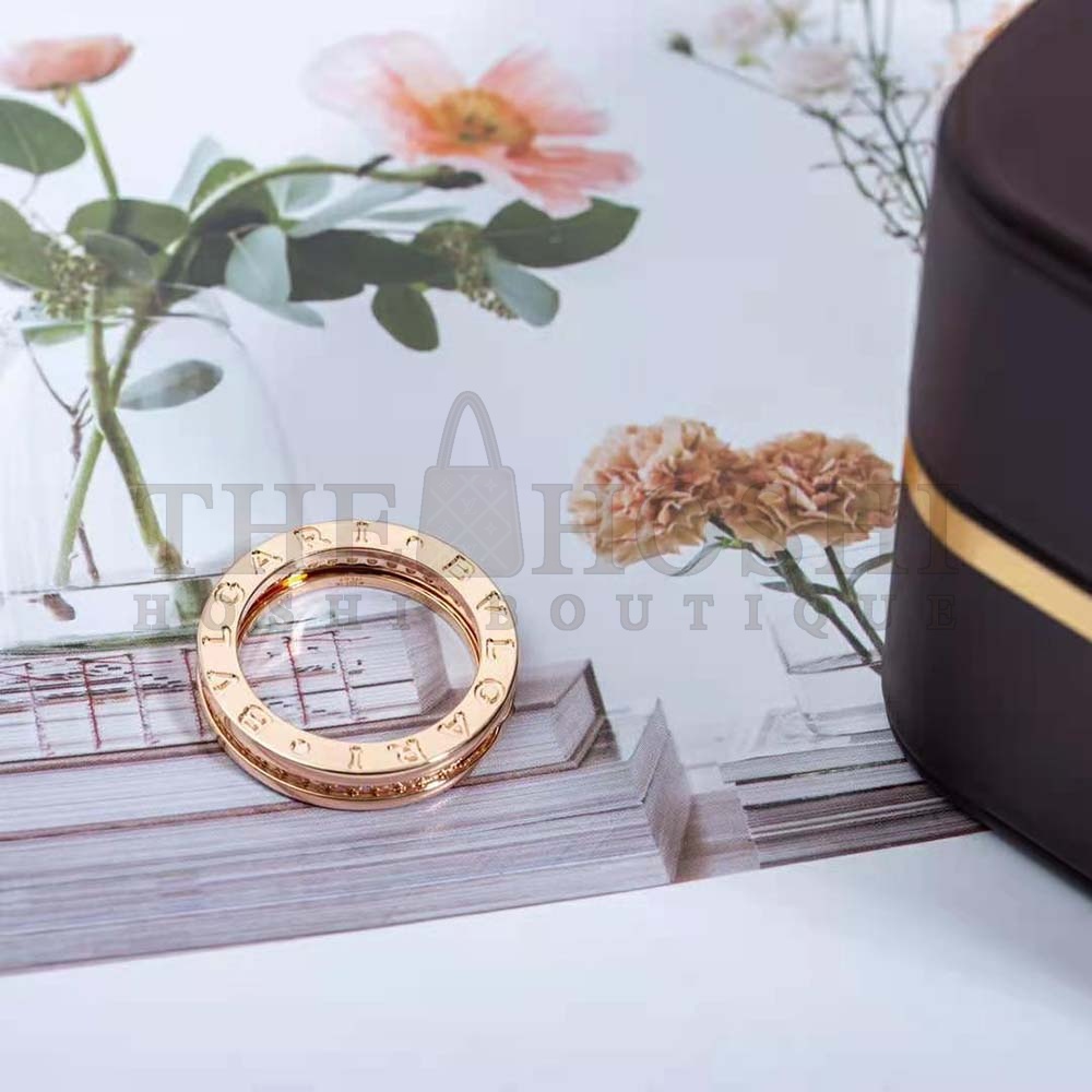 Bv1g*ai Women B.zero1 One-Band Ring in 18 KT Rose Gold Set with Pave D1am0nds on the Spiral Master Quality