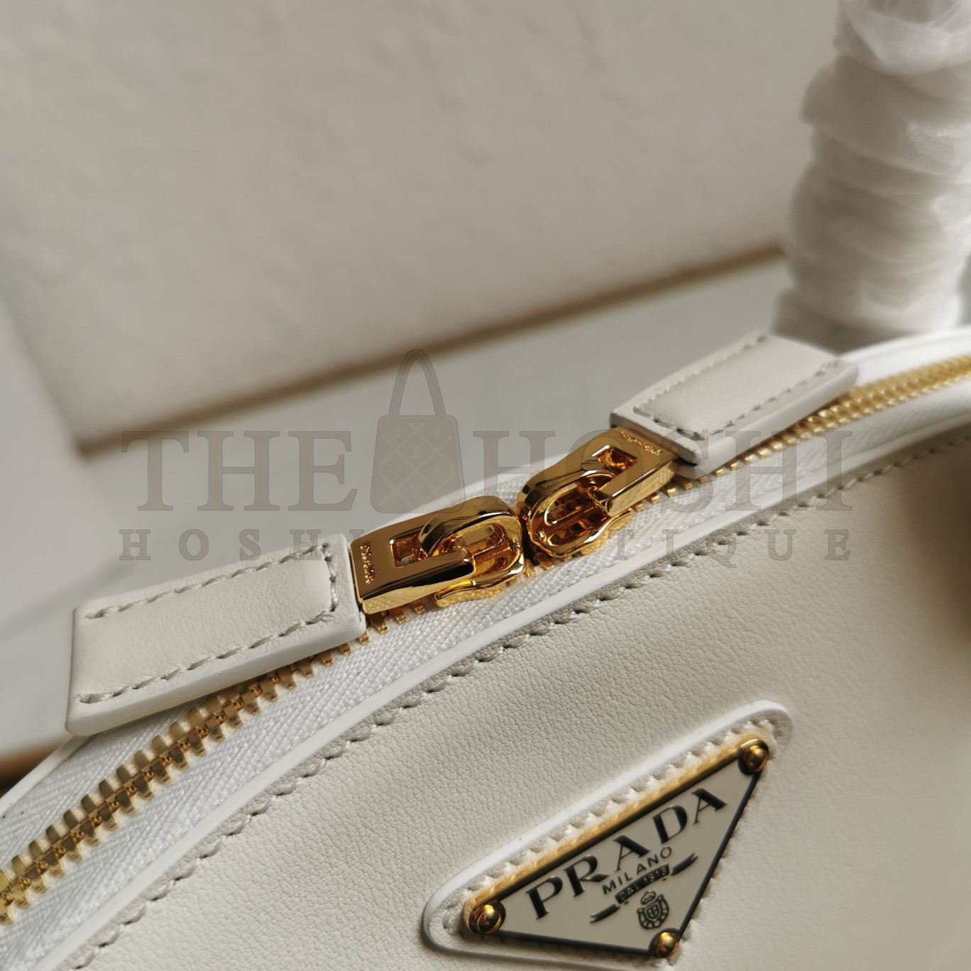 Pra*a Shoulder Bag with Double Zipper in White Calfskin Master Quality