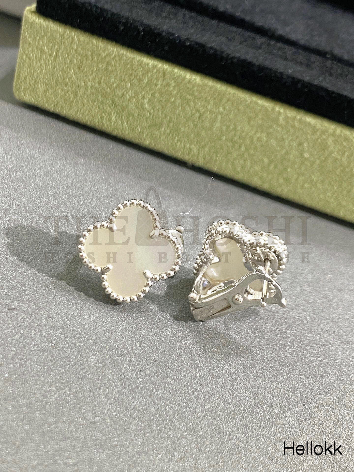 V*n Cl**f & Arpels V*n Cl**f 18K  earring Master Quality