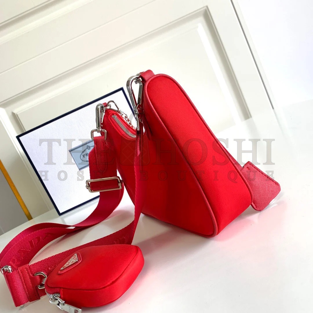 Pra*a Re-Edition 2005 Shoulder Bag In Red Re-Nylon Master Quality