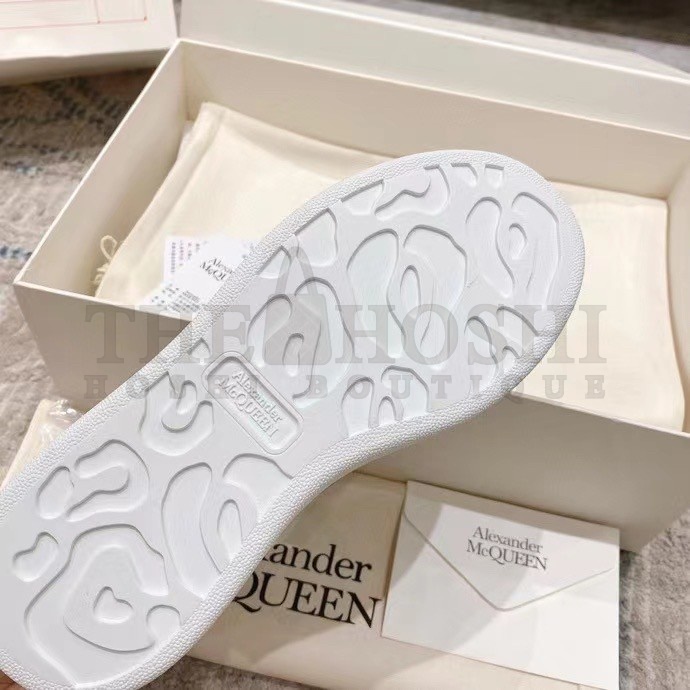 A1exa*der Mcqv*en Women