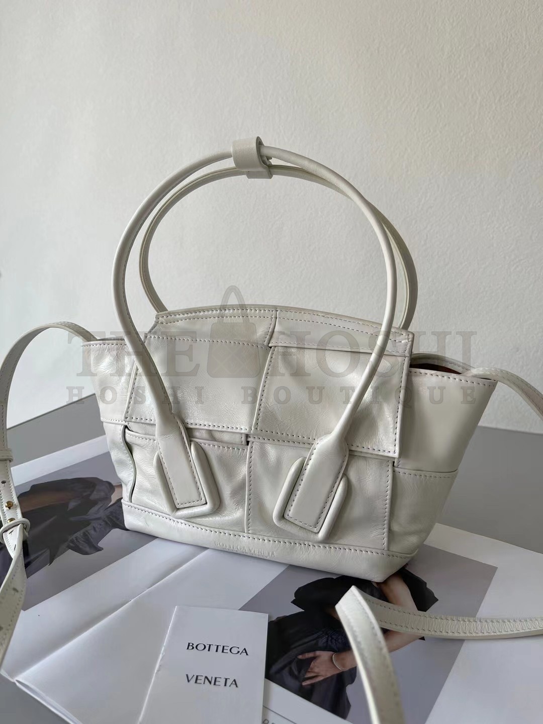 B0tt*ga Ven*ta Mini Arco Bag In White Intrecciato Leather Master Quality