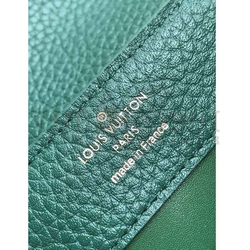 L0vis Vvtt0n LV Women Capucines Mini Handbag Emeraude Green Taurillon Leather Python Skin Master Quality