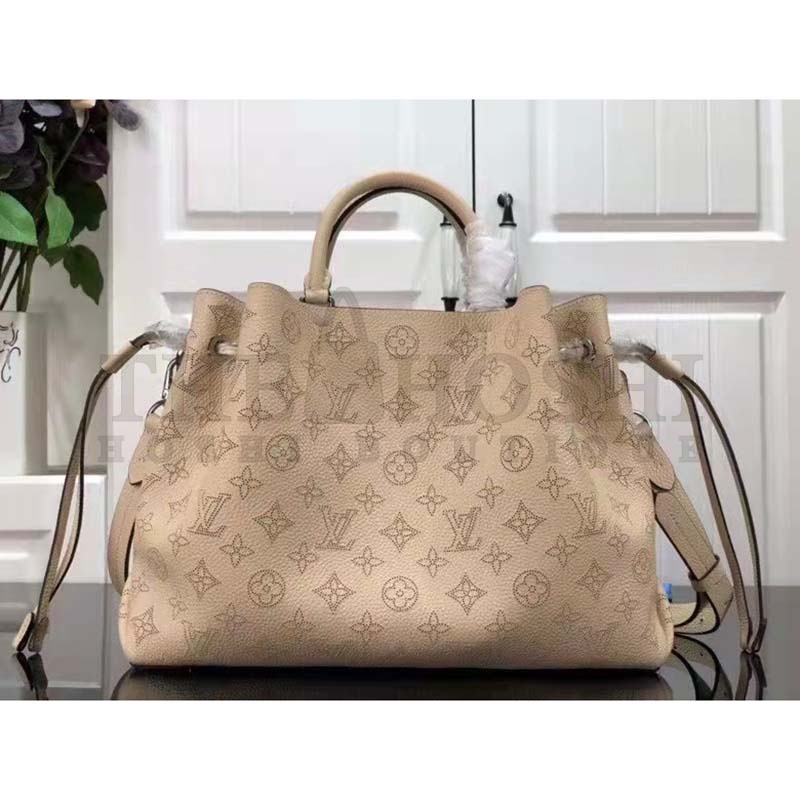 L0vis Vvtt0n LV Women Bella Tote Crème Beige Mahina Perforated Calfskin Calf Master Quality