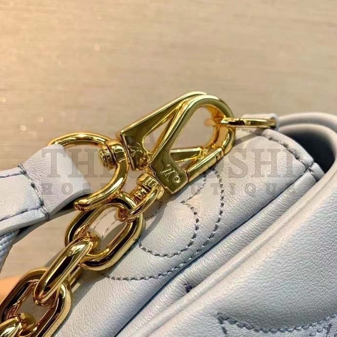 L0vis Vvtt0n LV Women Wallet On Strap Bubblegram Blue Monogram Embroidered Quilted Calf Master Quality