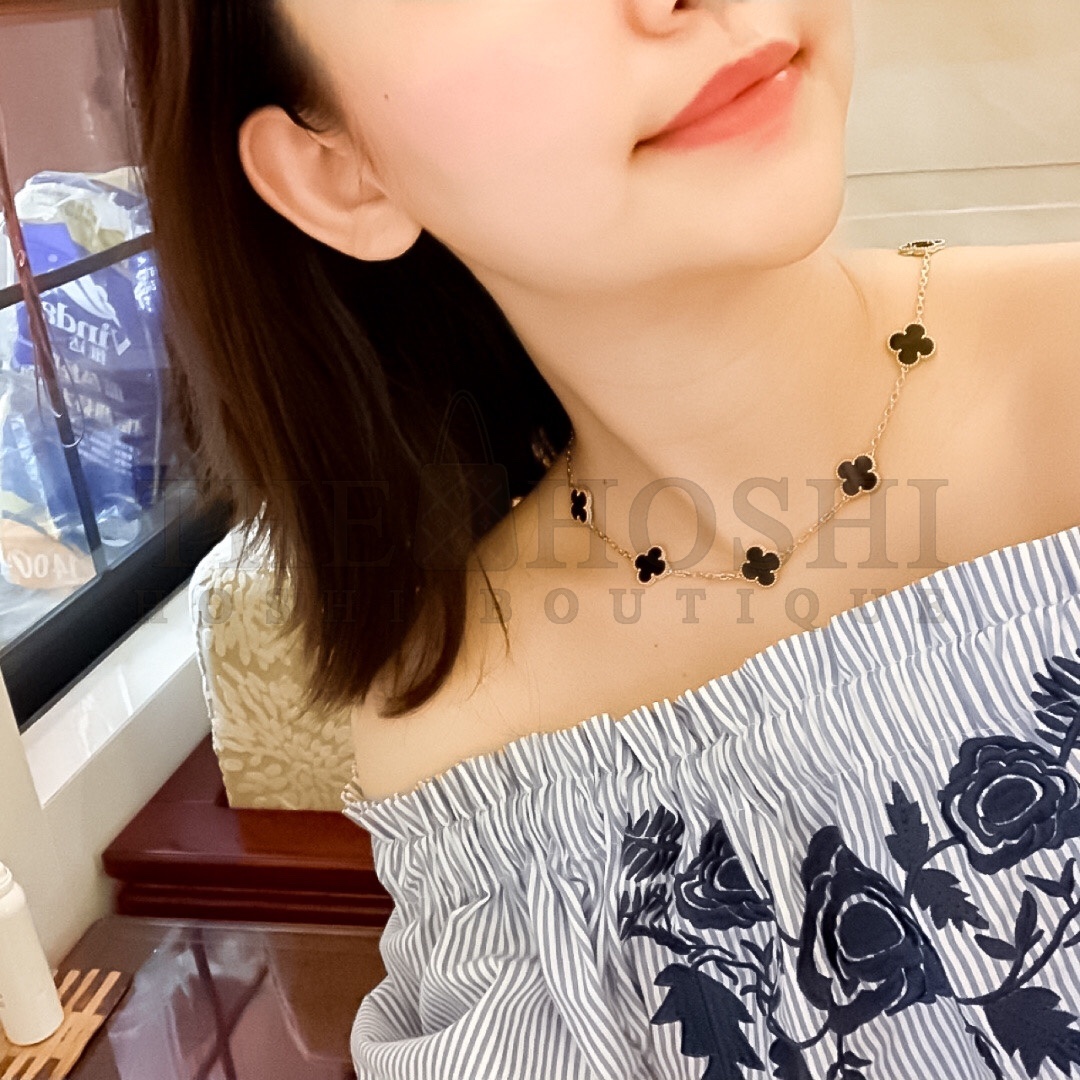 V*n Cl**f 10 motifs Necklace Replica Master Quality