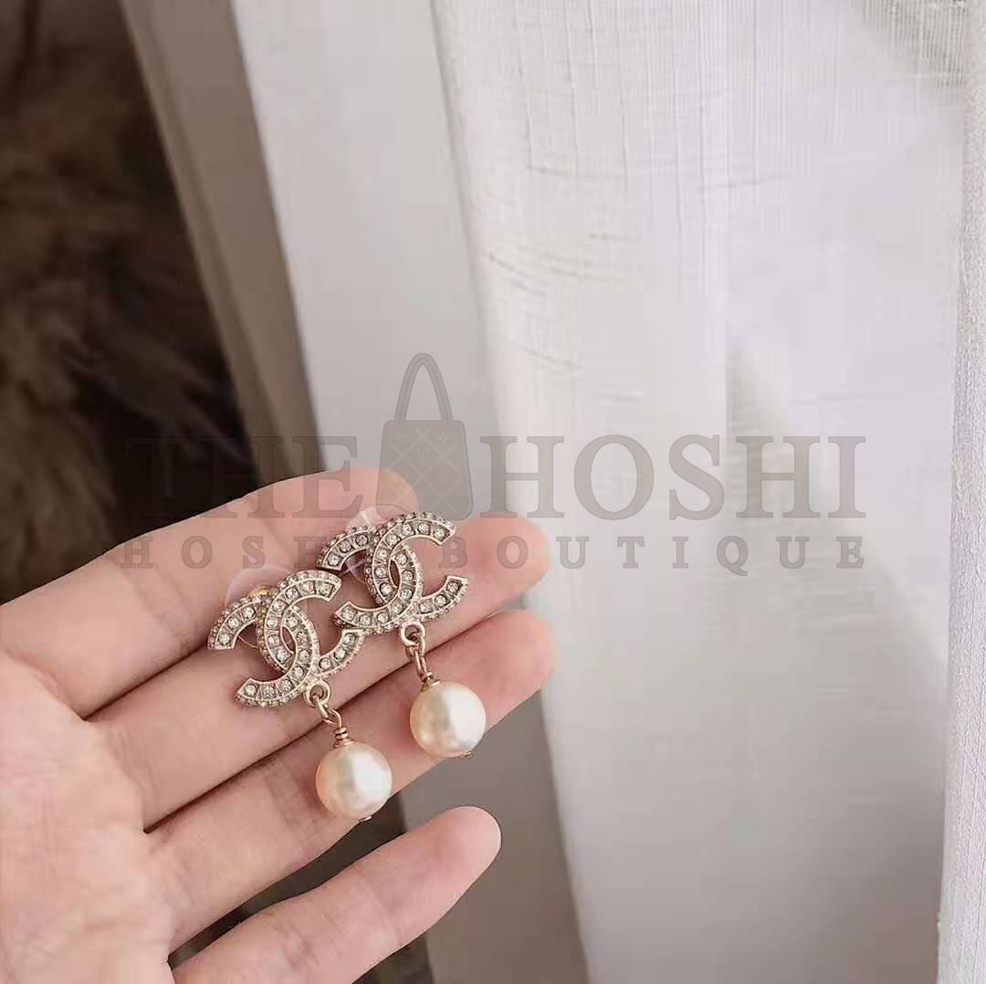 Ch**el Women Earrings in Metal Glass Pearls Resin & Diamantés-White Master Quality