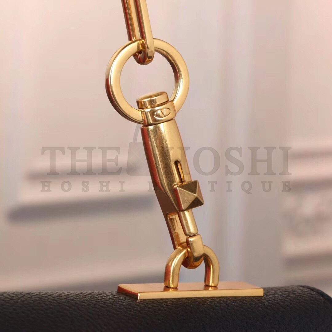 Va1e*ntin0 Medium VRing Chain Bag In Black Grainy Calfskin Master Quality