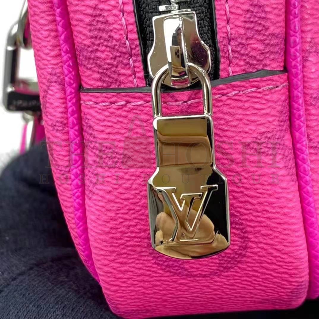 L0vis Vvtt0n LV Women Outdoor Pouch Taigarama Pink Rose Coated Canvas Cowhide Leather Master Quality