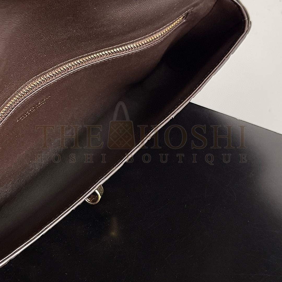 B0tt*ga Ven*ta Andiamo Clutch with Handle in Fondant Intrecciato Lambskin Master Quality