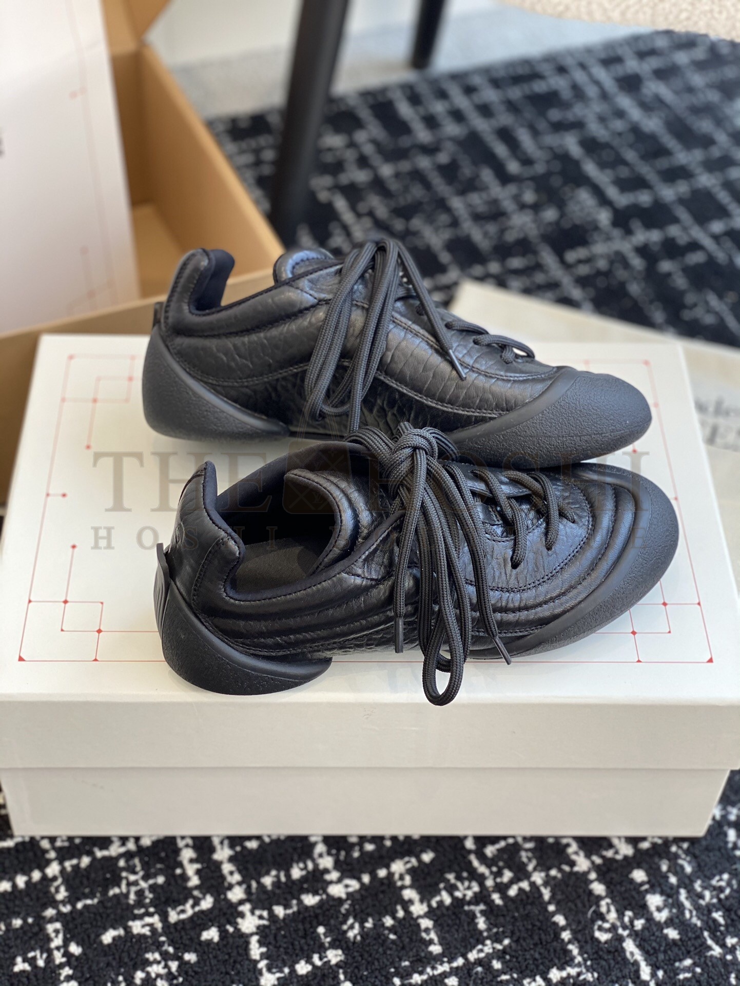 A1exa*der Mcqv*en Women