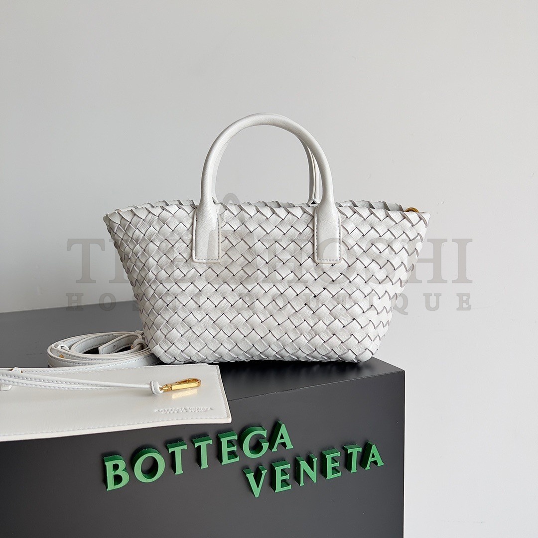 B0tt*ga Ven*ta Cabat Mini Bag In White Intrecciato Lambskin Master Quality