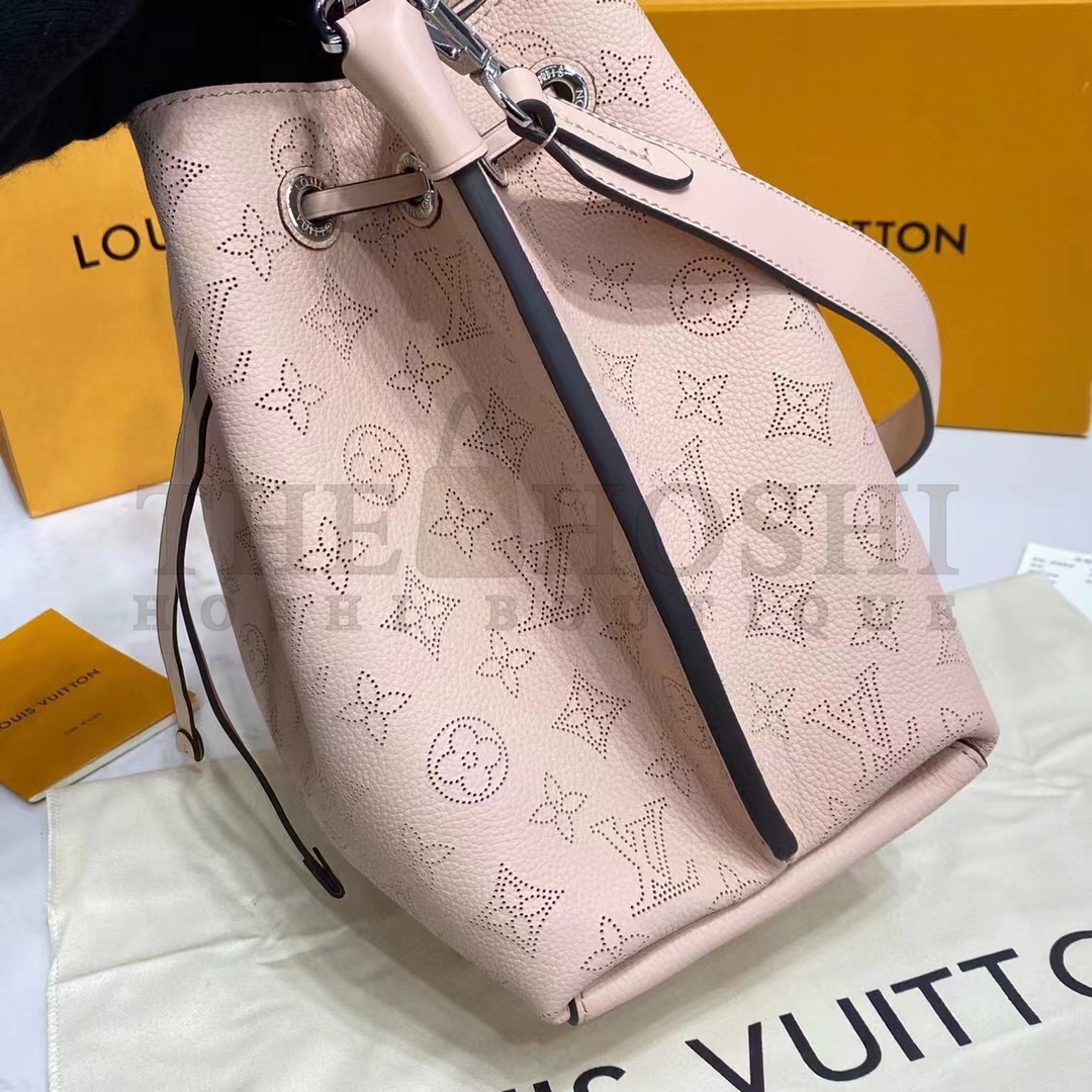 L0vis Vvtt0n LV Women Muria Bucket Bag Galet Gray Mahina Perforated Calf Leather Master Quality
