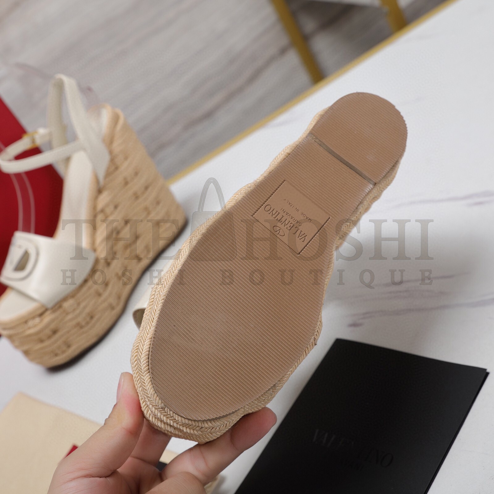 Va1e*ntin0 VLogo Cut-out Espadrille Wedge Sandals in White Leather Master Quality