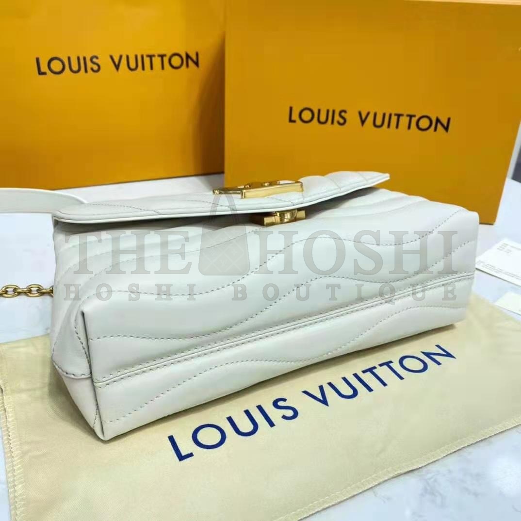 L0vis Vvtt0n LV Women New Wave Chain Bag Handbag White Smooth Cowhide Leather Master Quality