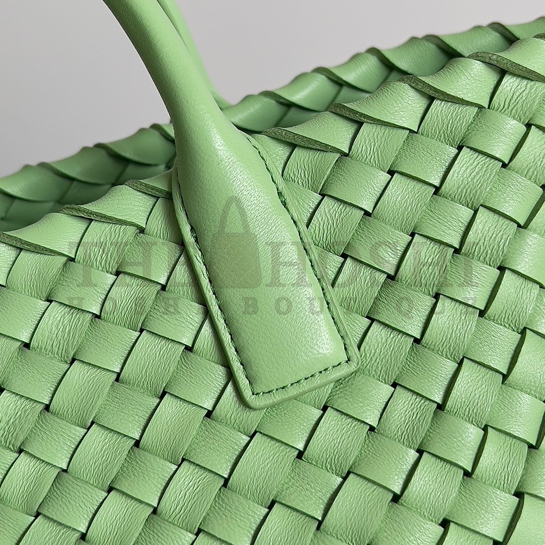 B0tt*ga Ven*ta Cabat Mini Bag In Pistachio Intrecciato Lambskin Master Quality