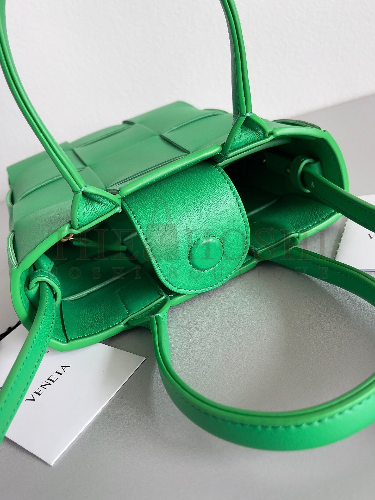 B0tt*ga Ven*ta Mini Cassette Tote Bag In Parakeet Lambskin Master Quality