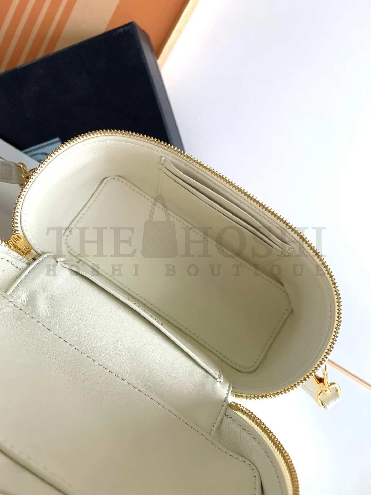 Pra*a Mini Vanity Bag in White Grained Leather Master Quality
