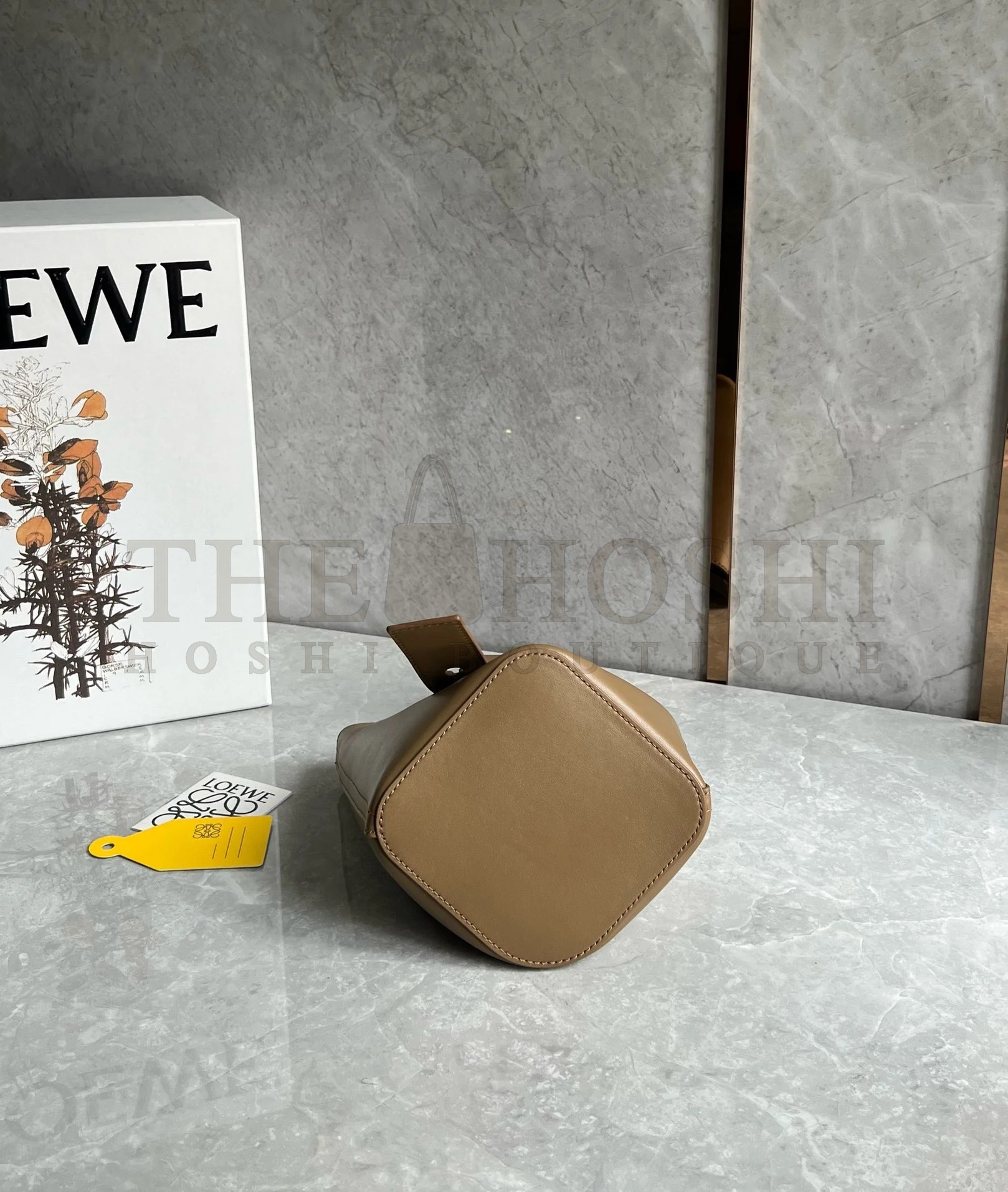 L0ew* Mini Pebble Bucket Bag in Oak Calfskin Master Quality