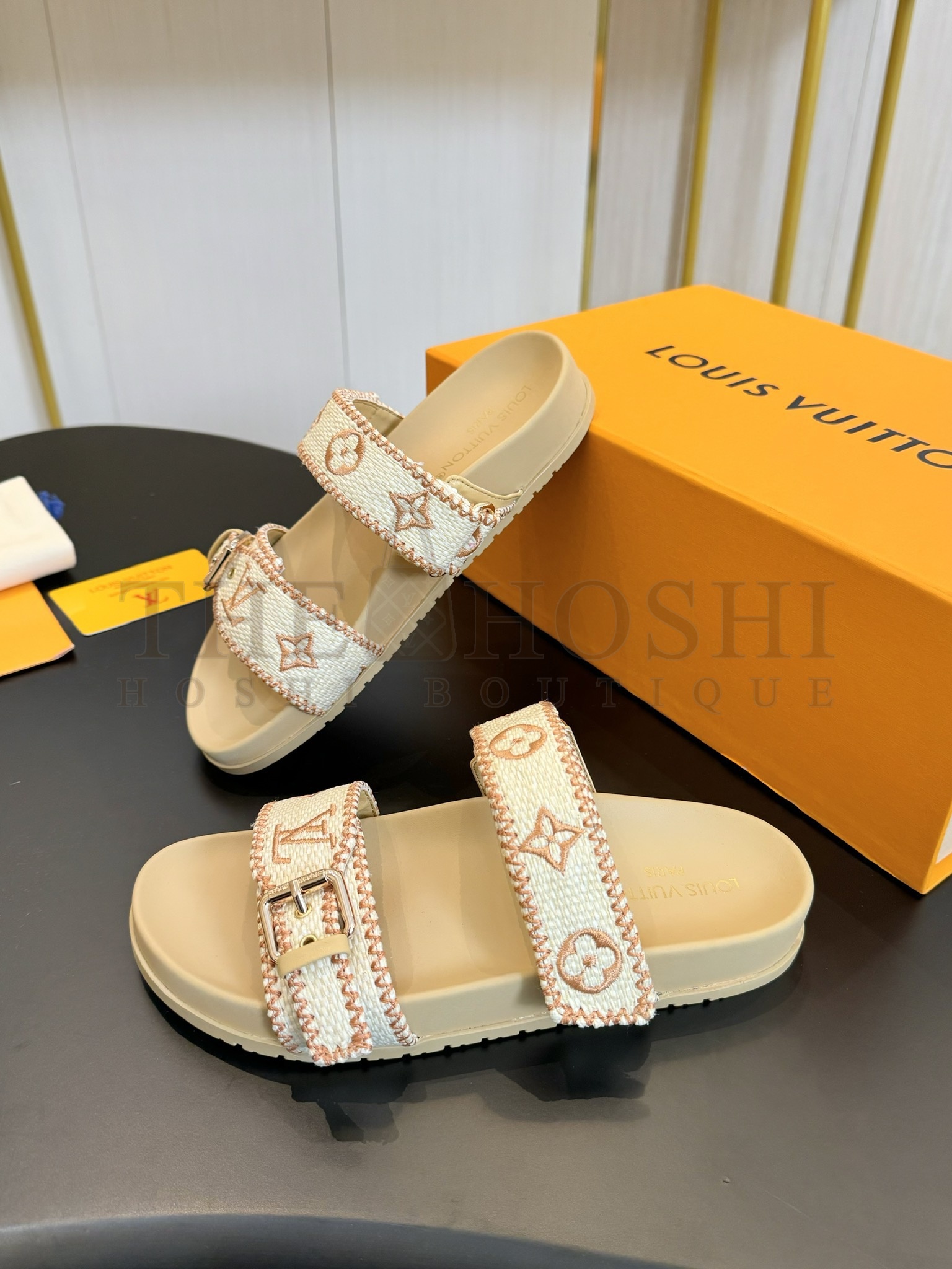 LV slippers sandals Master Quality