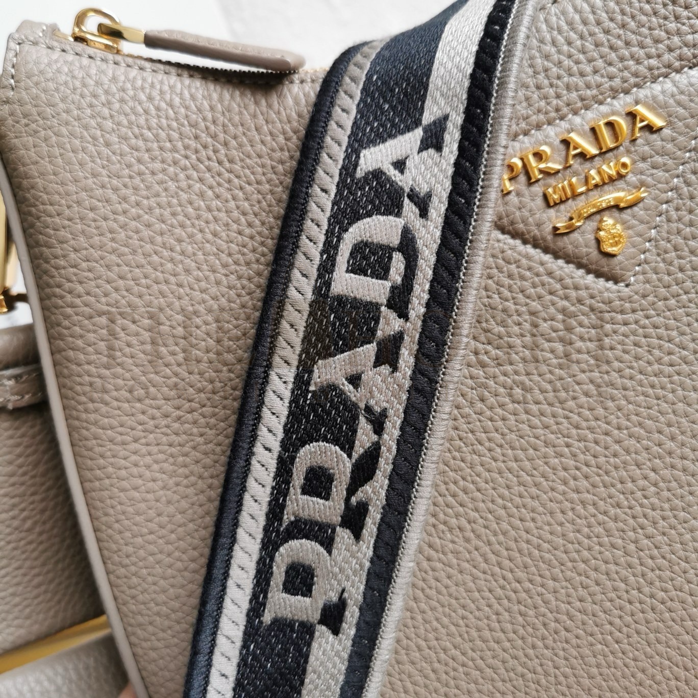 Pra*a Shoulder Bag in Grey Grained Leather Master Quality