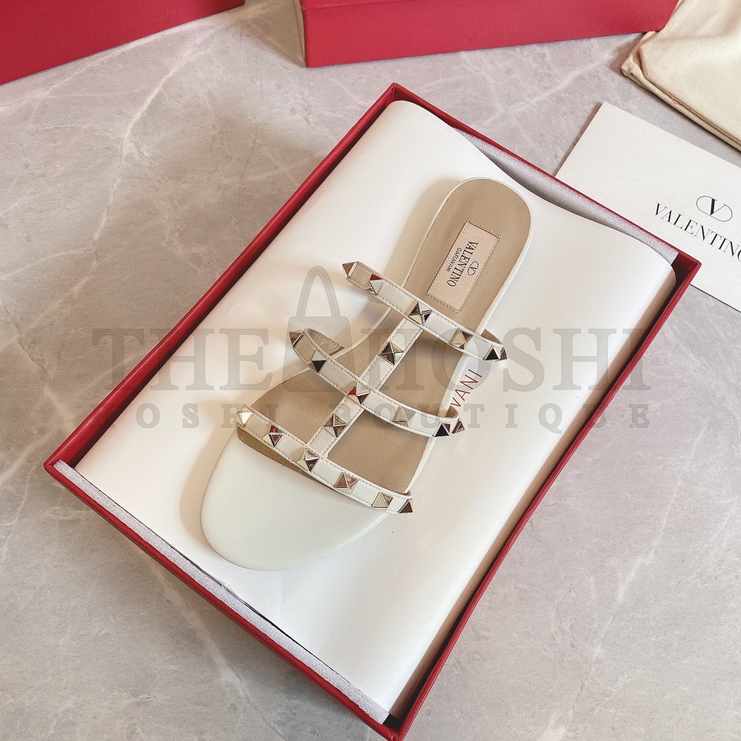 Va1e*ntin0 Garavani Rockstud Flat Sandals In White Calfskin Master Quality