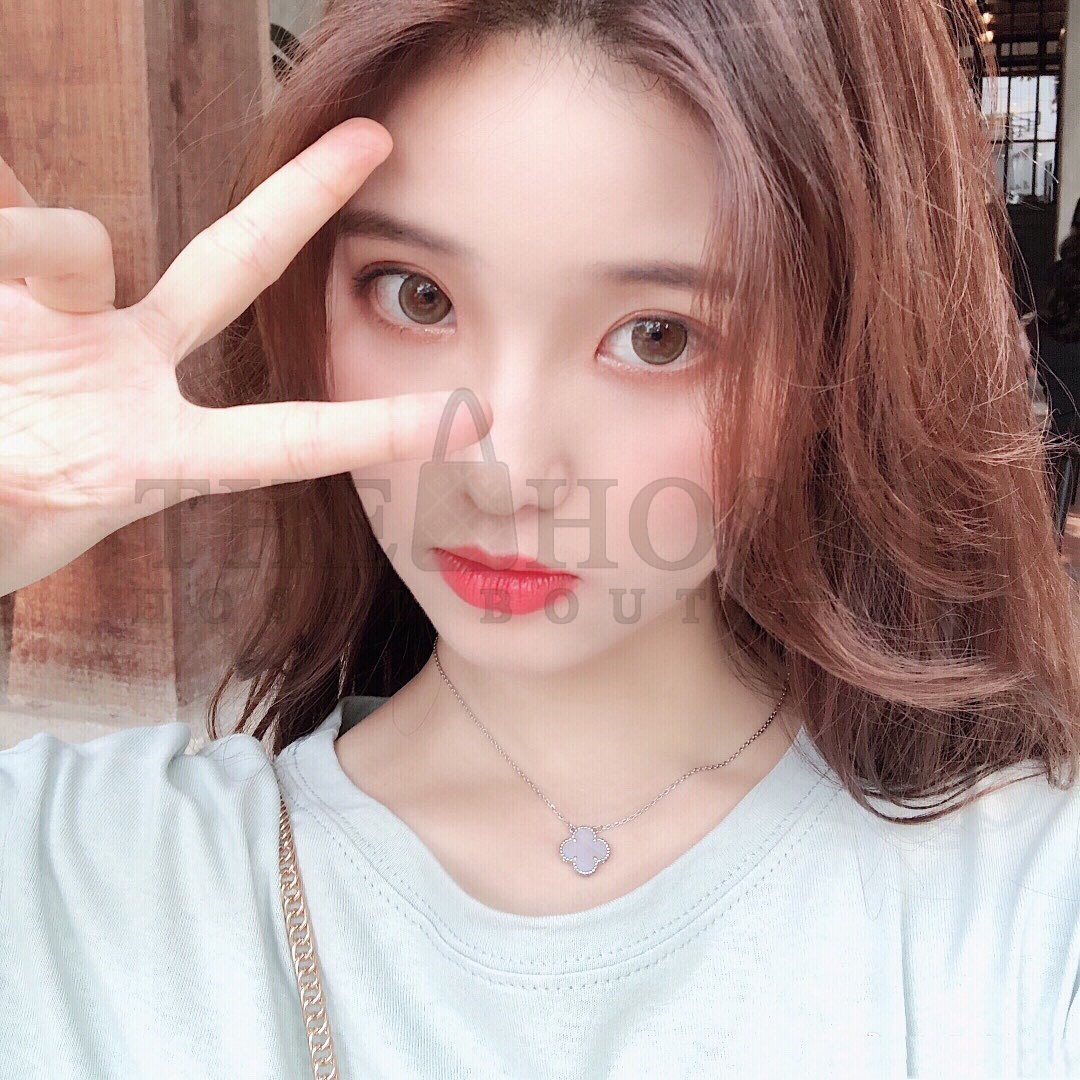 V*n Cl**f & Arpels Purple Chalcedony Clover Necklace, Vintage Alhambra pendant Master Quality