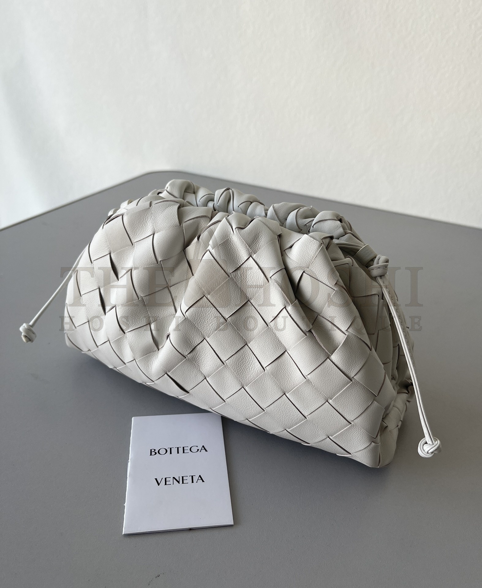 B0tt*ga Ven*ta BV The Pouch Intrecciato Mini Bag In Blue REAL LEATHER SIZE:22*12*7CM Master Quality