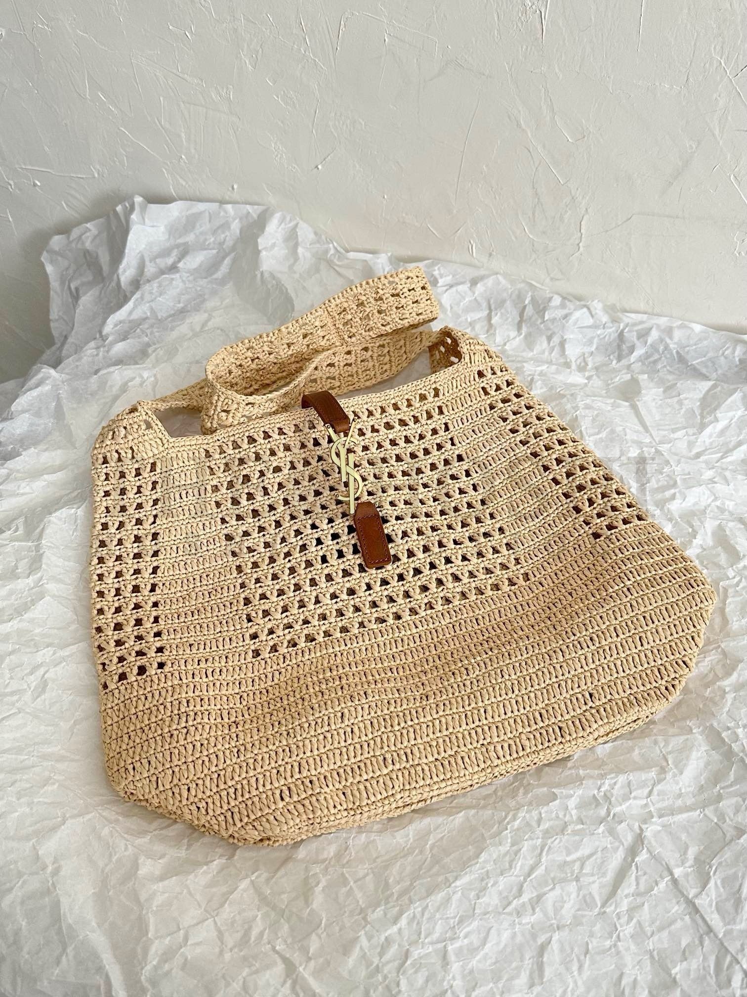 Sa1nt Lau*nt Le 5 A 7 Medium Tote Bag in Naturel Raffia Master Quality