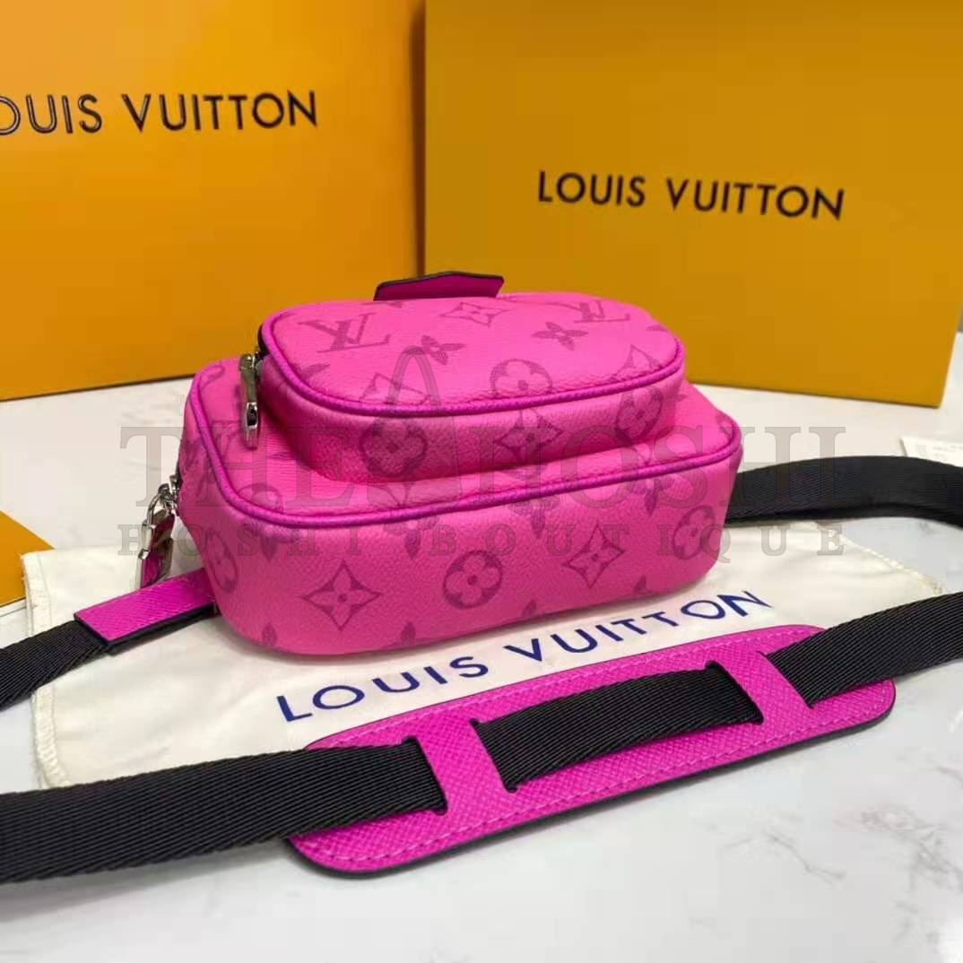 L0vis Vvtt0n LV Women Outdoor Pouch Taigarama Pink Rose Coated Canvas Cowhide Leather Master Quality
