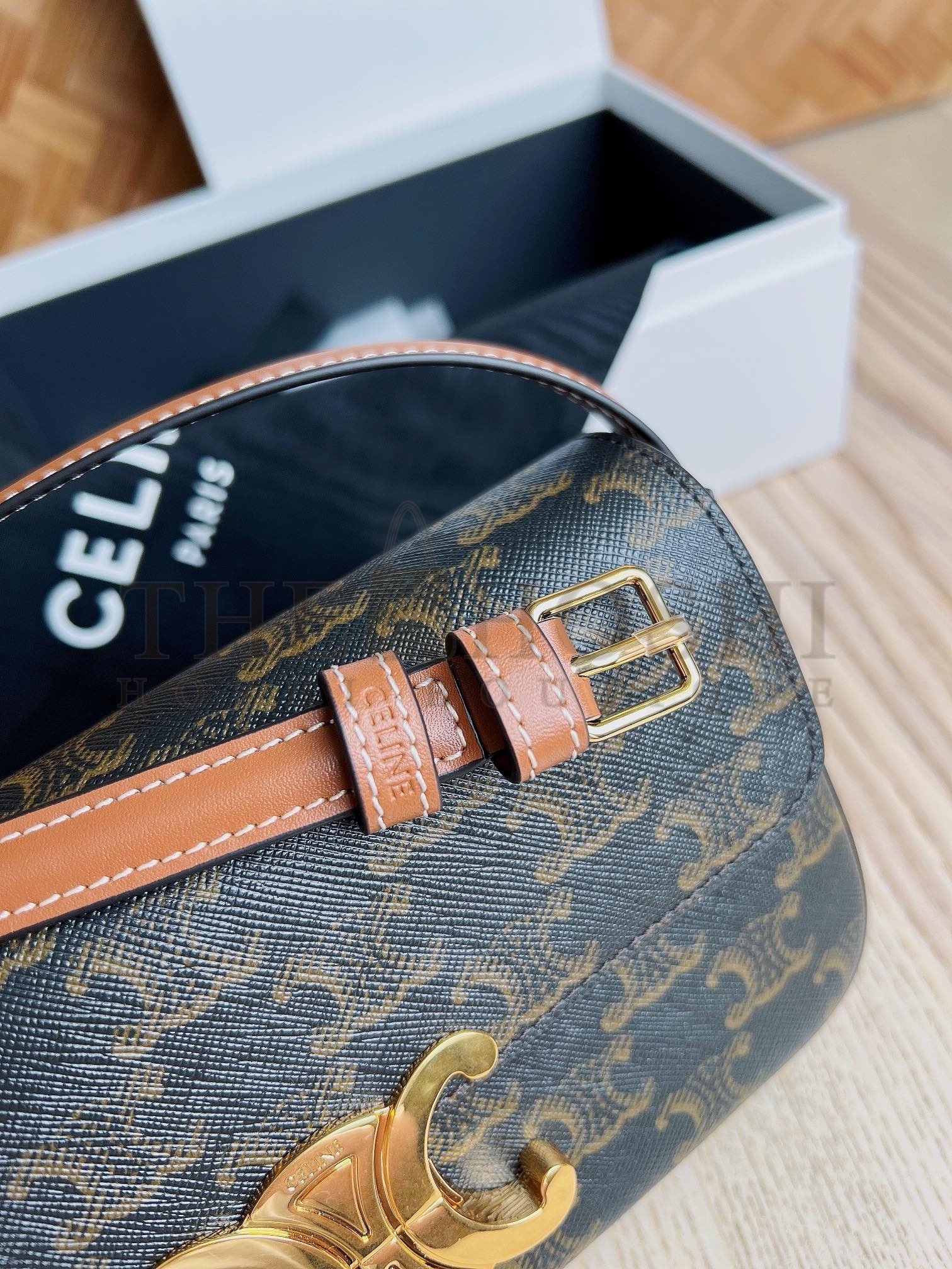 Ce1i*e Claude Shoulder Bag in Black Triomphe Canvas Master Quality