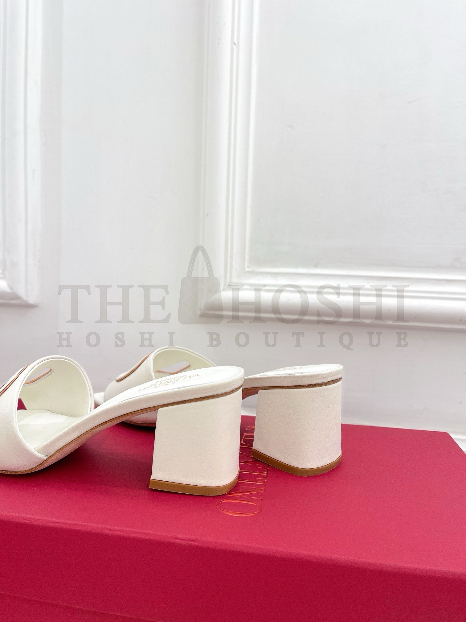 Va1e*ntin0 VLogo Cut-out Slide Sandals 60mm in White Leather Master Quality