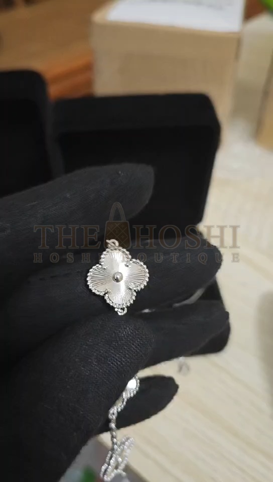 V*n Cl**f & Arpels White Gold Five Flower Clover Bracelet, Vintage Alhambra bracelet, 5 motifs Master Quality