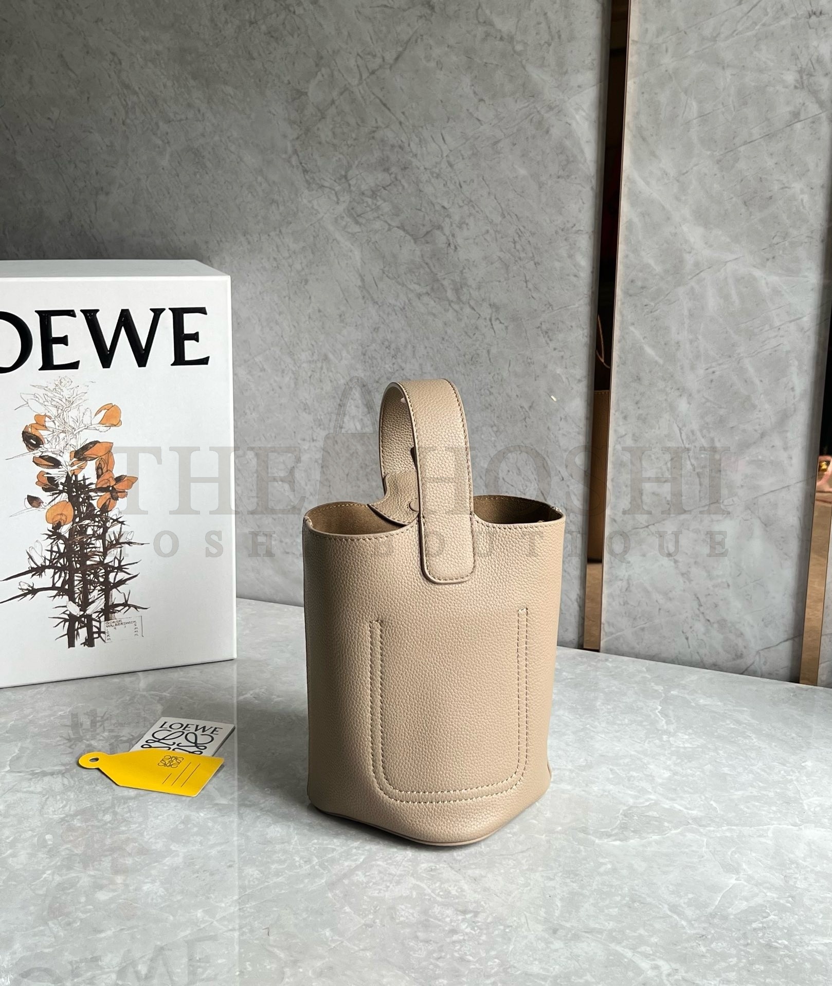 L0ew* Mini Pebble Bucket Bag in Sand Grained Leather Master Quality