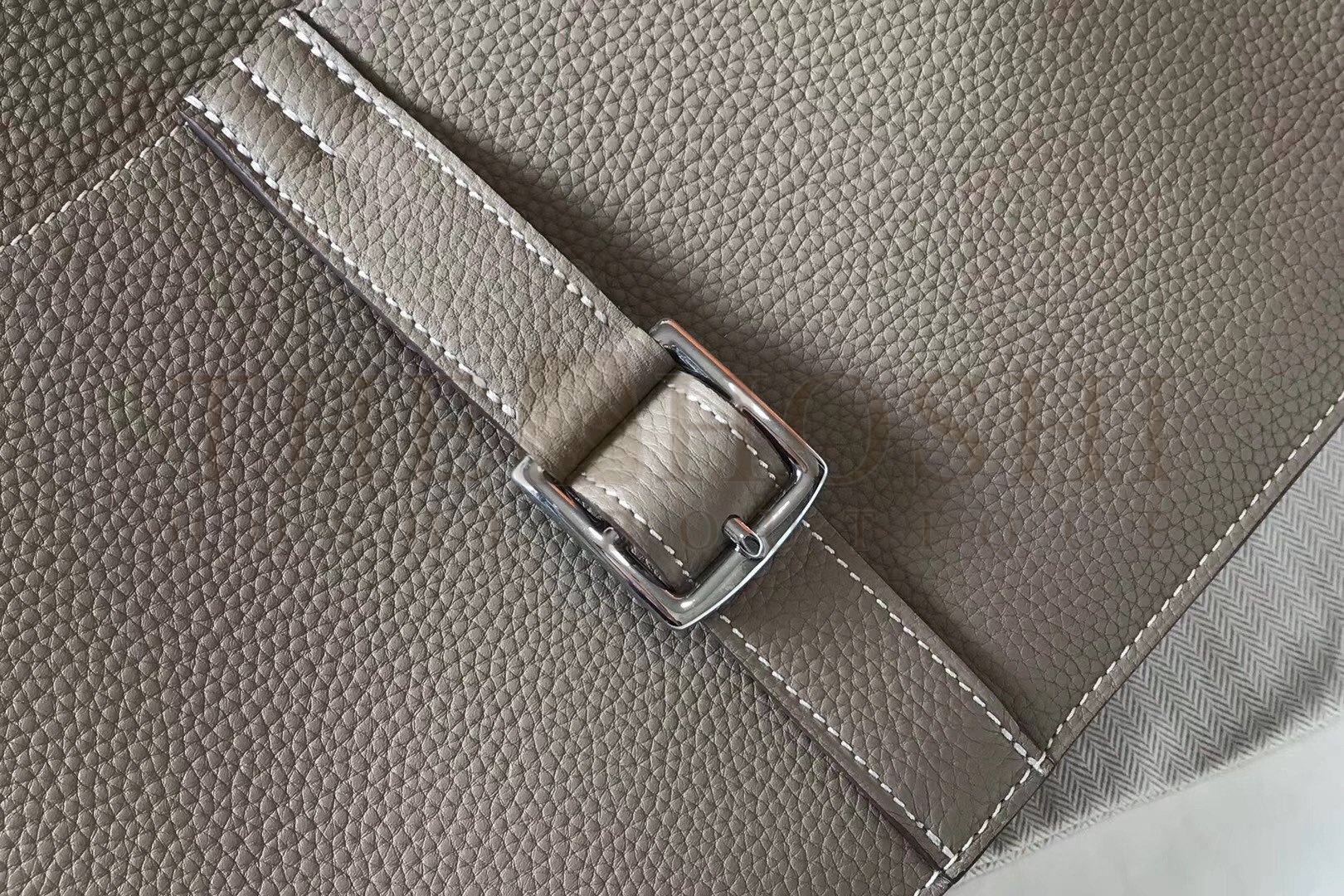 H**me5 Halzan 31cm Bag In Tourterelle Clemence Leather Master Quality