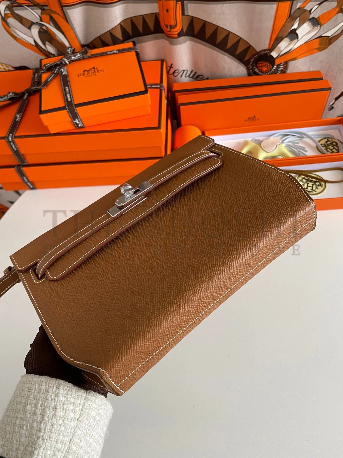 H**me5 Kelly Depeches 25 Pouch in Gold Epsom Calfskin Master Quality