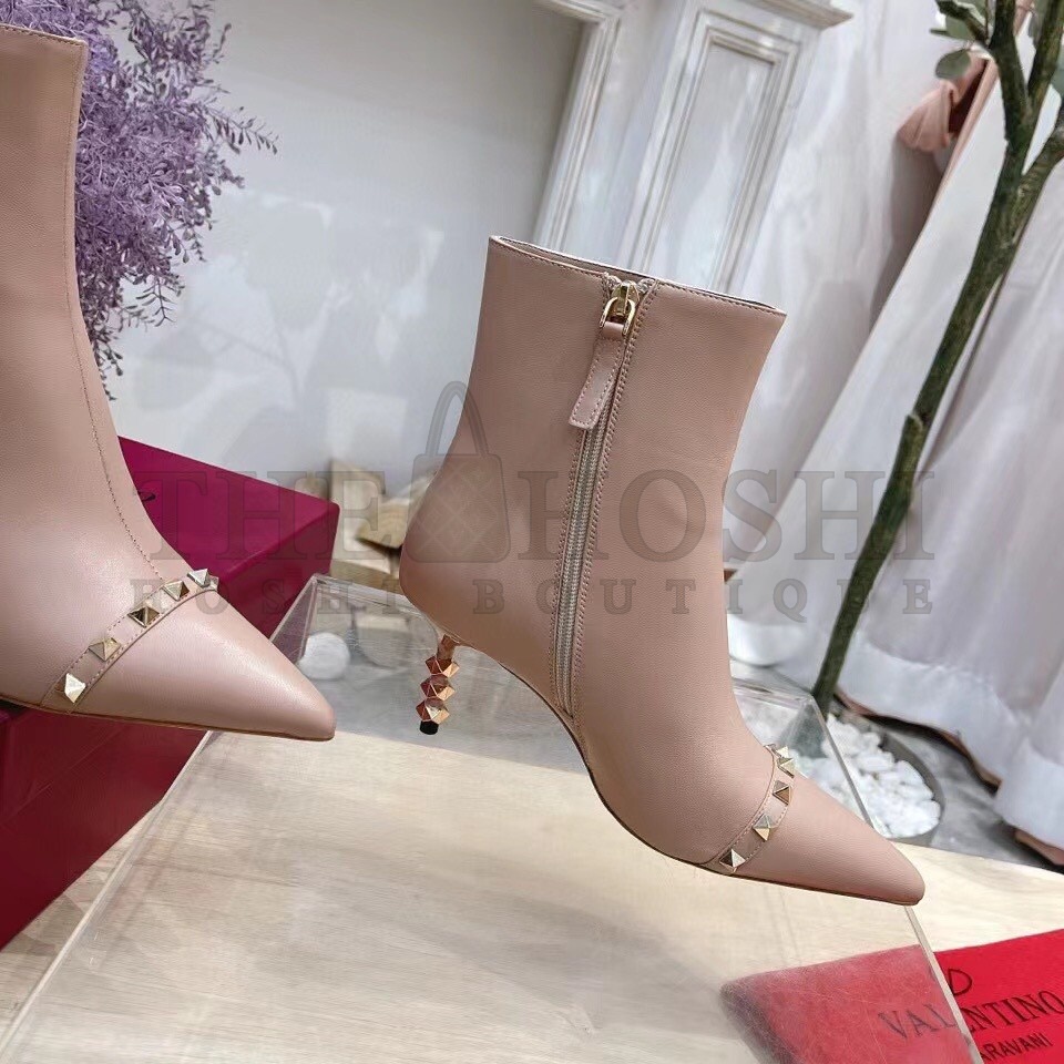 Va1e*ntin0 Nude Rockstud Ankle Boots with Sculpted Heel Master Quality