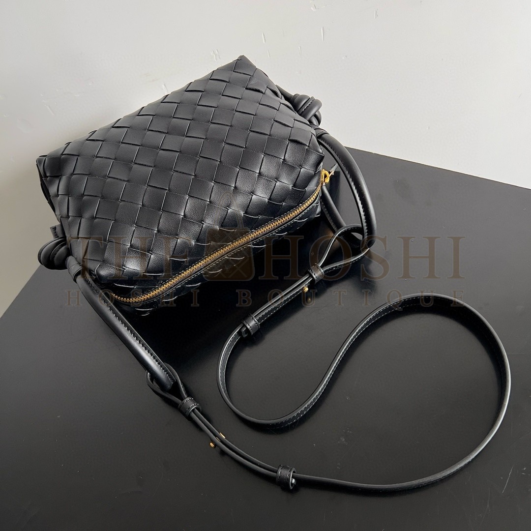 B0tt*ga Ven*ta Small Loop Crossbody Bag In Black Intrecciato Lambskin Master Quality