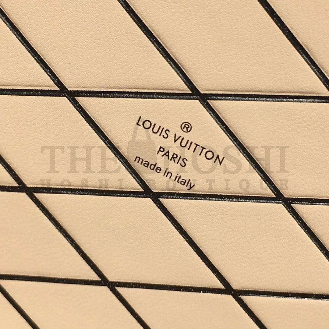 L0vis Vvtt0n LV Women Petite Malle Handbag in Calfskin Leather-Brown Master Quality