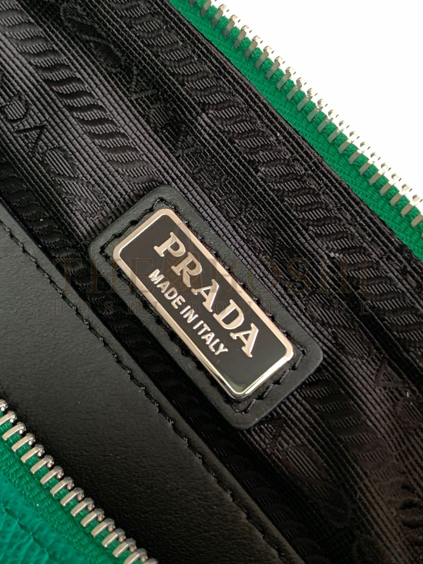 Pra*a Triangle Shoulder Bag In Green Saffiano Leather Master Quality