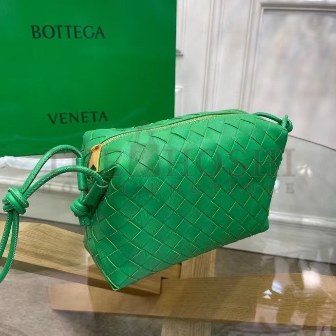 B0tt*ga Ven*ta Mini Loop Bag In Green Intrecciato Lambskin Master Quality