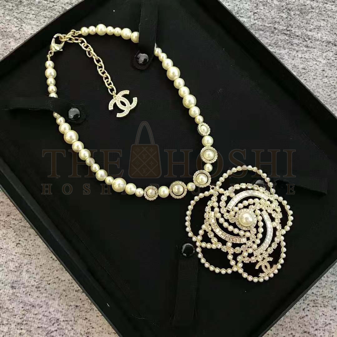 Ch**el Women Necklace in Metal Glass Pearls &amp; Diamantés-White Master Quality